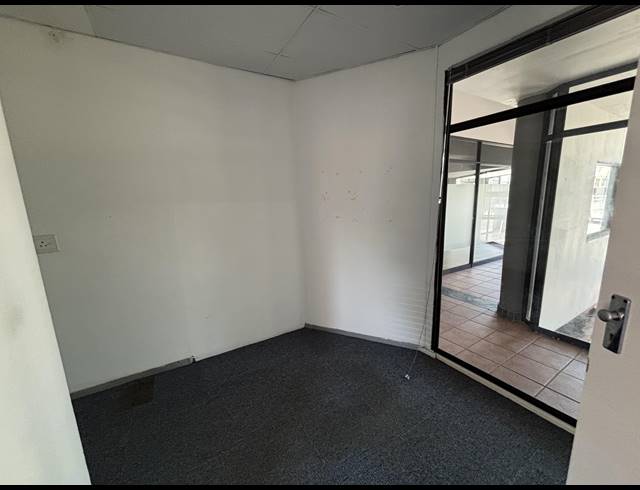 46M² OFFICE TO LET IN LA LUCIA
